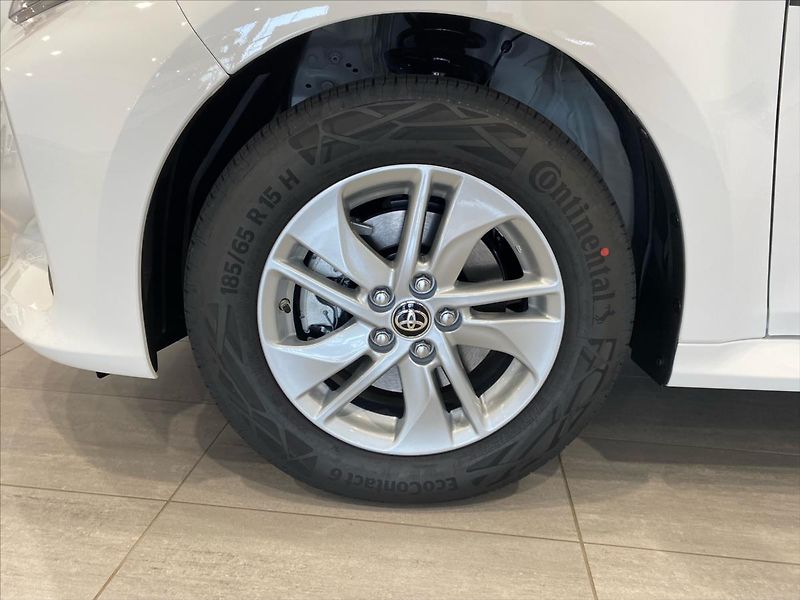 Toyota Yaris (2024) 1,5 hybrid 116 k  Comfort - fotka 9 z 12