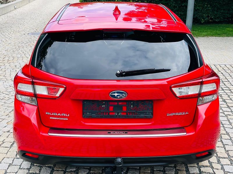 Subaru Impreza 2.0 4x4 AUT EXCLUSIVE SERVISKA - fotka 14 z 47