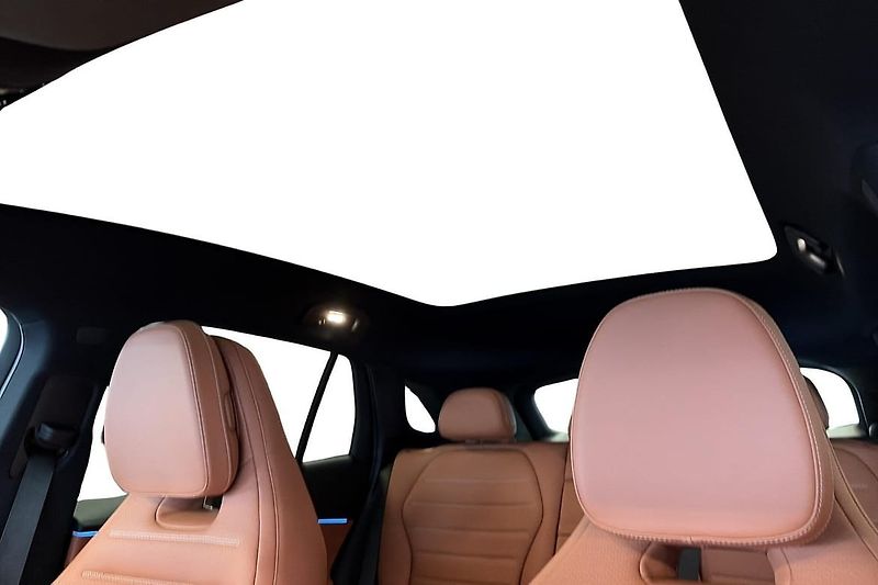 Mercedes-Benz CLC 400 4M AMG Burm Hyperscreen Pa - fotka 18 z 24