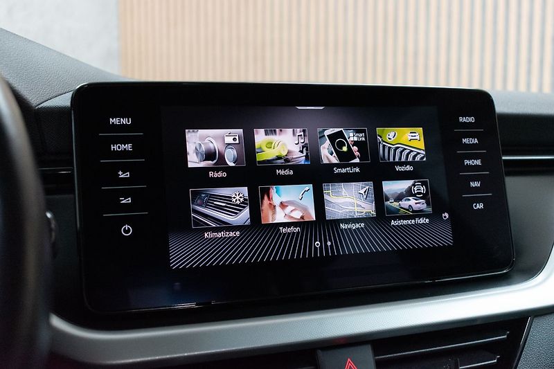 Škoda Kamiq 1.5TSI DSG*STYLE*ACC*KAMERA*ČR - fotka 26 z 42