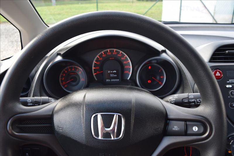Honda Jazz 1,2 i 66KW ALU KLIMA NÍZKÉ KM - fotka 22 z 35