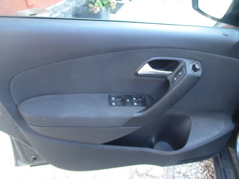 Volkswagen Polo 1.2 TSi - fotka 8 z 31
