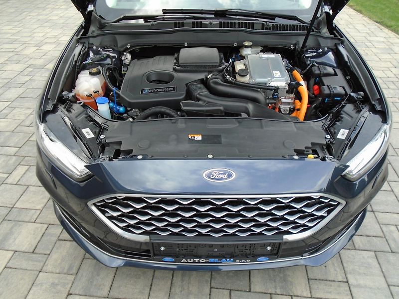 Ford Mondeo 2.0HYBRID 187PS VIGNALE ecvT - fotka 34 z 41