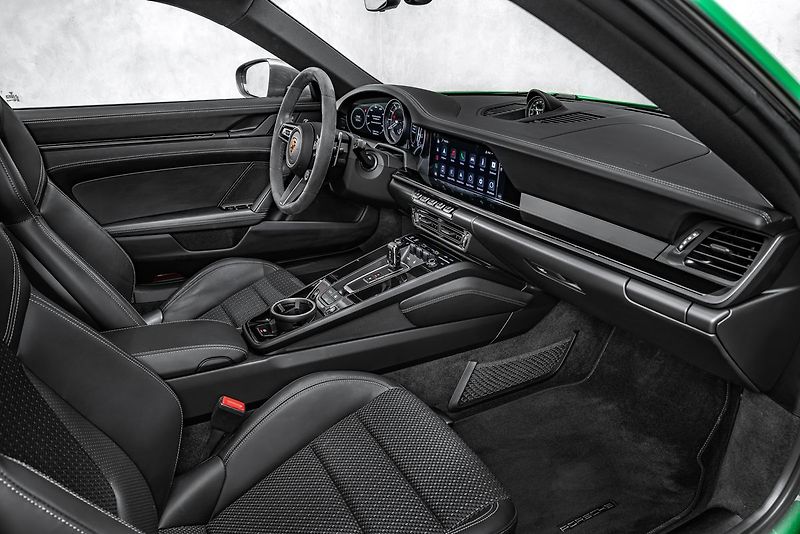Porsche 911 T PDK Sport Chrono - fotka 13 z 23