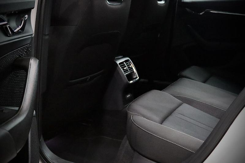 Škoda Octavia 4 2.0 TDI 110 kW DSG - fotka 23 z 45