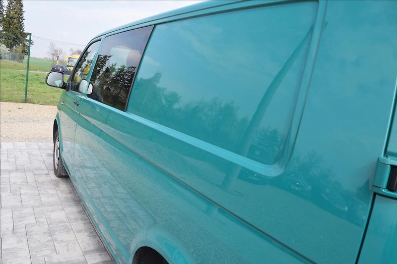 Volkswagen Transporter 2,0 TDI 110KW KLIMA TAŽNÉ NAVI - fotka 11 z 48