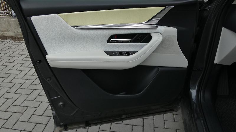 Mazda CX-60 2.5 e-Skyactiv PHEV AWD aut. T - fotka 8 z 28