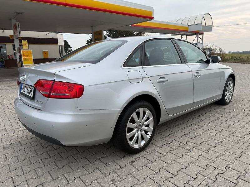 Audi A4 (2010) 2,0 TDI - fotka 4 z 21