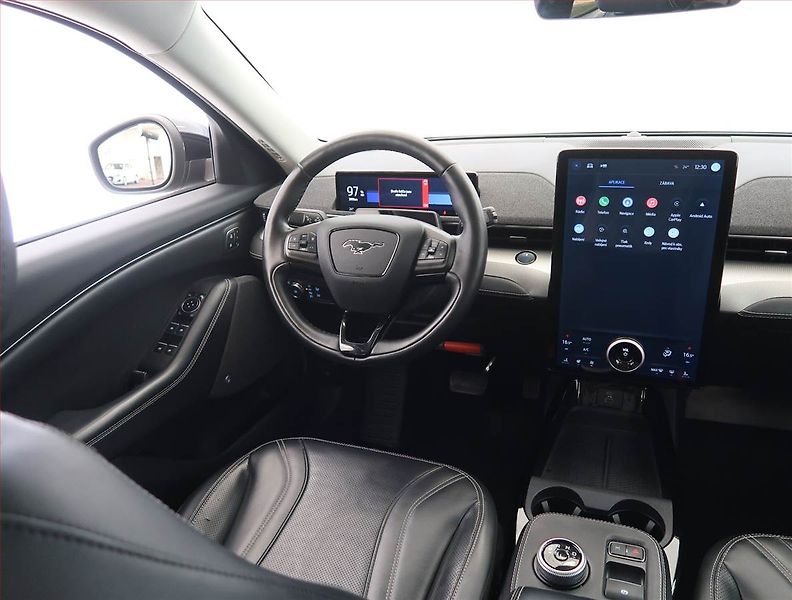 Ford Mustang Mach-E (2021) Standard Range RWD, SoH 94% - fotka 7 z 34