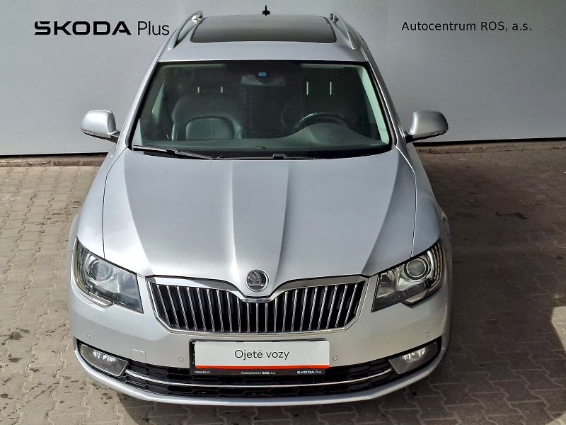 Škoda Superb (2013) combi  ELEGANCE L4 103/2,0 DSG - fotka 4 z 26