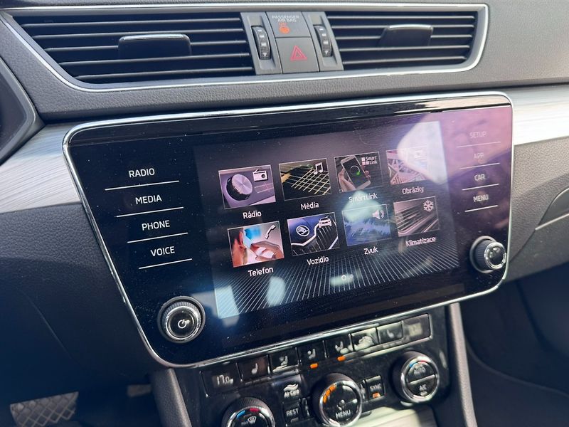 Škoda Superb (2019) 1,5 TSI 110 KW 2. MAJ KM - fotka 28 z 44