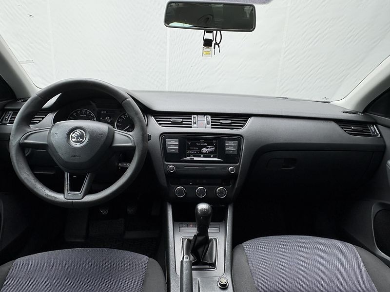 Škoda Octavia Combi 1.6 TDI ACTIVE Plus  81 - fotka 12 z 25