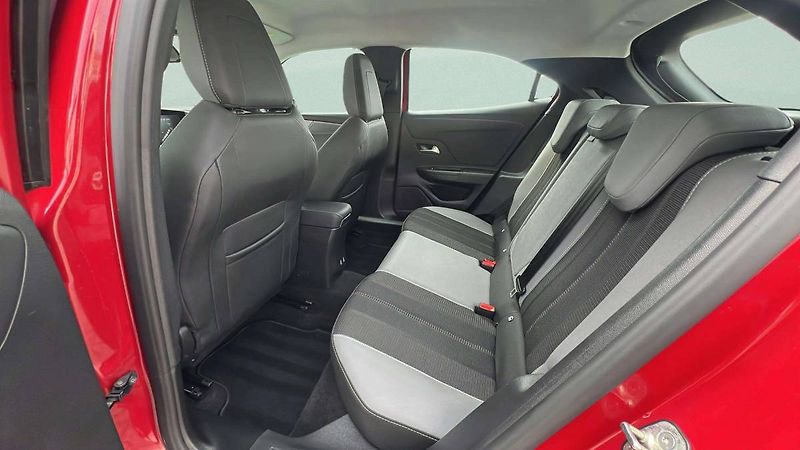 Opel Mokka Edition 1.2 TURBO (96kW/130k) - fotka 34 z 52