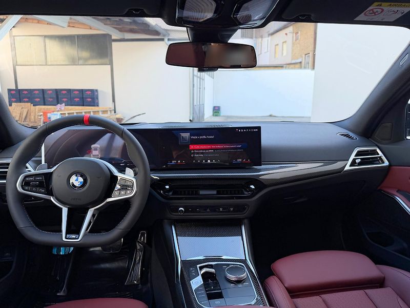 BMW Řada 3 340d xDrive - fotka 10 z 12