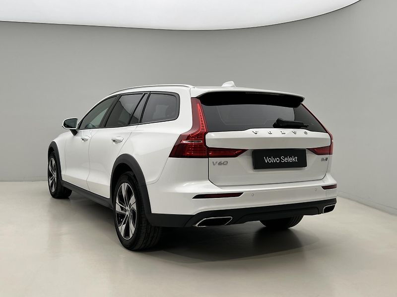 Volvo V60 CC B5 AWD PRO AUT - fotka 11 z 45