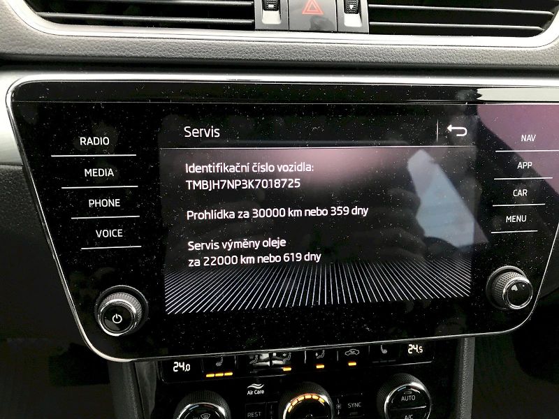 Škoda Superb (2018) COM GRT AMB plus TD 110/2.0 A7 - fotka 22 z 27
