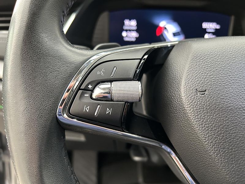 Škoda Octavia 1.0 TSI Ambiente plus - fotka 11 z 23