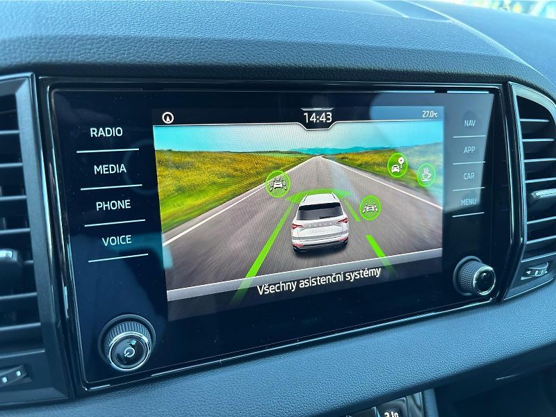 Škoda Karoq 2,0 TDI 85 kW SELECTION - fotka 18 z 29