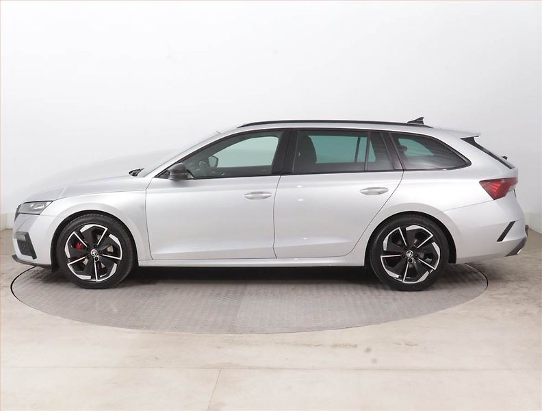 Škoda Octavia (2023) 2.0 TDI - fotka 3 z 17