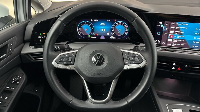 Volkswagen Golf 2.0 TDI DSG Style Variant - fotka 9 z 29