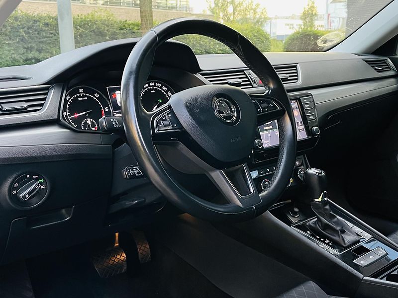 Škoda Superb 2.0TDI DSG TAŽNÉ NEZÁVISLE TOP - fotka 29 z 53