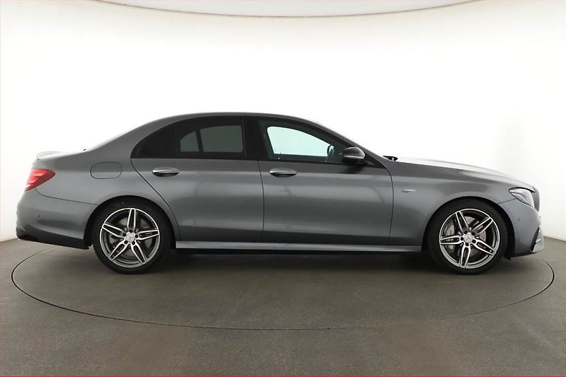 Mercedes-Benz Třídy E (2018) E 53 AMG 4MATIC+ - fotka 6 z 20
