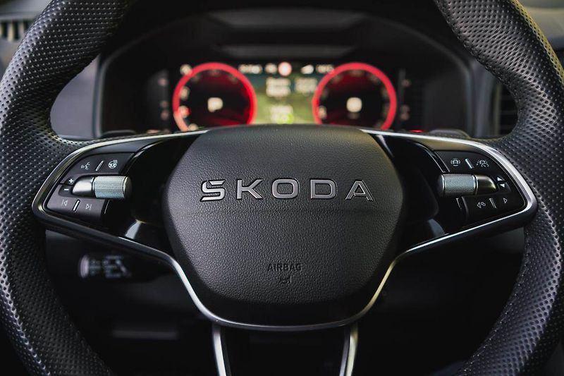 Škoda Karoq (2025) 2.0 TDI, 4X4, Navigace - fotka 19 z 32