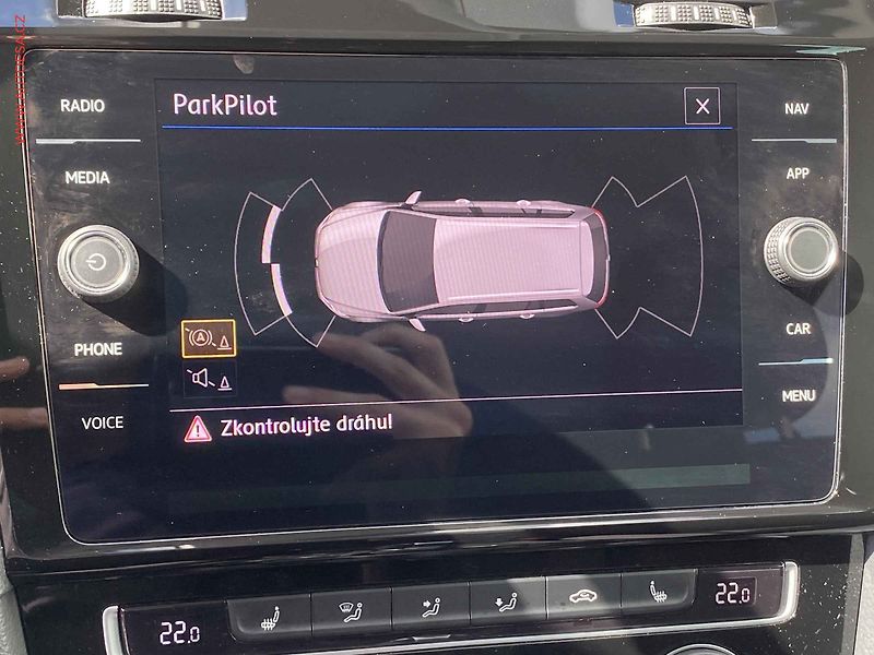 Volkswagen Golf (2017) 2.0 TDi, Sound, DSG, LED, TZ - fotka 16 z 16