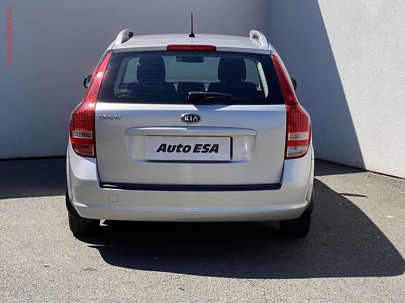 Kia Ceed (2010) 1.4 CVVT, Klima - fotka 5 z 15