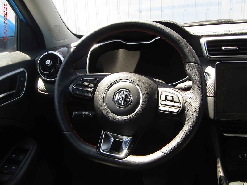 MG ZS (2022) 1.0 TGi, ČR, Exclusive - fotka 11 z 21