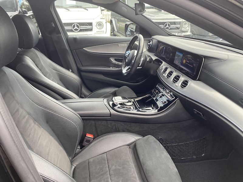 Mercedes-Benz Třídy E E 220d 4M AMG - fotka 20 z 27