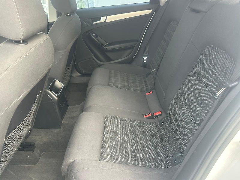 Audi A4 (2012) 2.0TDi,105KW,VYHŘ.SED.,TEMP. - fotka 11 z 27