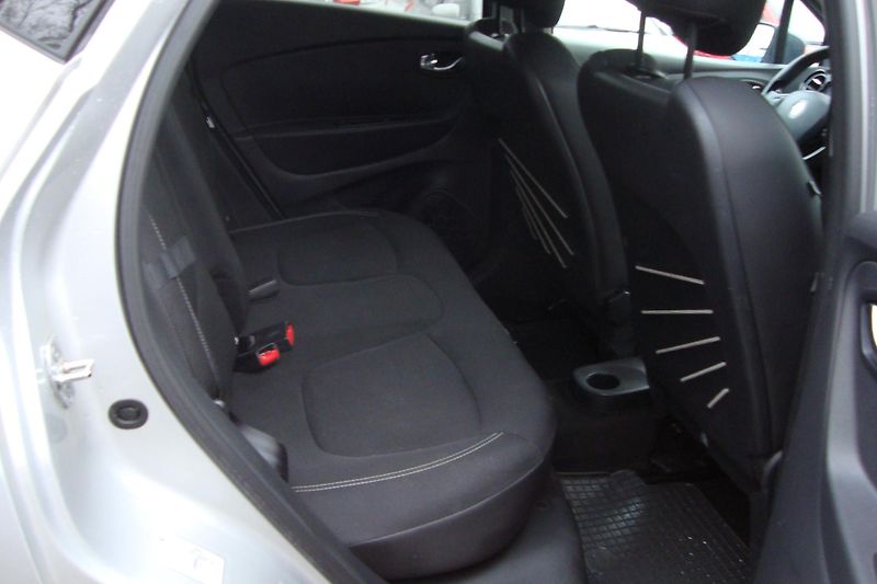 Renault Captur (2017)  0.9 Limited - fotka 28 z 66