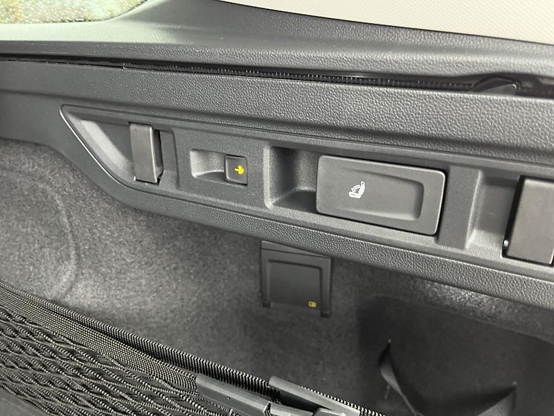 Volkswagen Passat 2.0TSI 150kW ELEGANCE - fotka 26 z 27