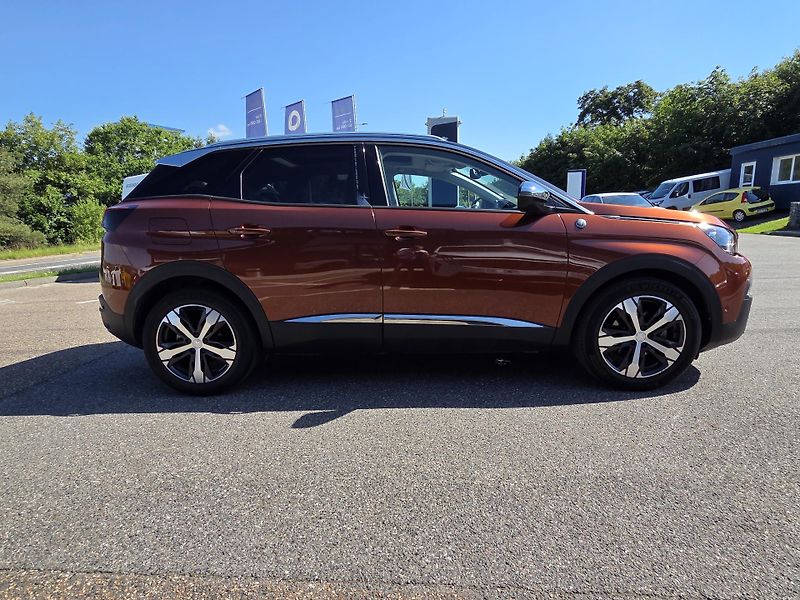Peugeot 3008 (2017) 1.2 PT 130 ALLURE EAT6 Tažné - fotka 6 z 30