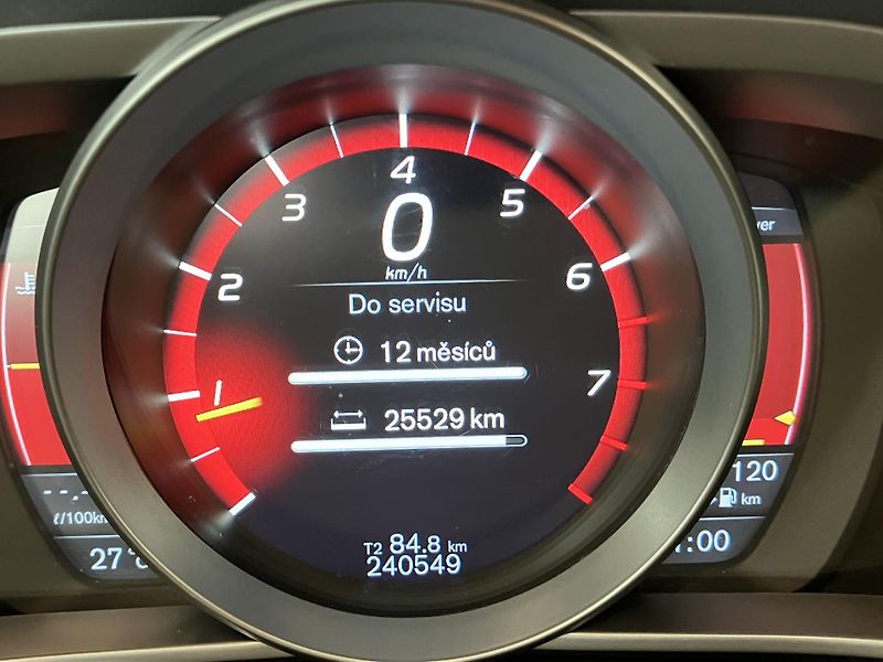 Volvo V40 T3 FWD Momentum MT6 - fotka 24 z 40