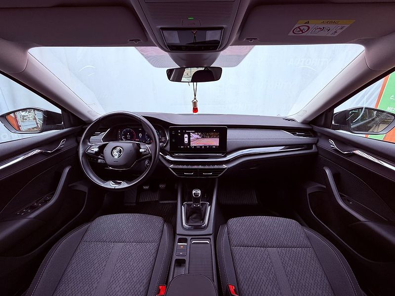 Škoda Octavia 2.0 TDi Style, ČR, 1.Maj, Serv - fotka 17 z 36