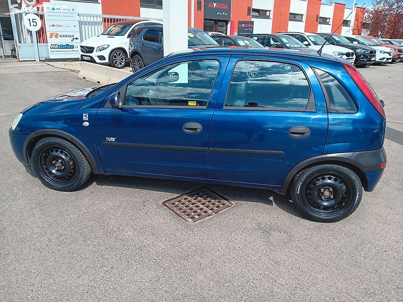 Opel Corsa 1.2 - fotka 8 z 23