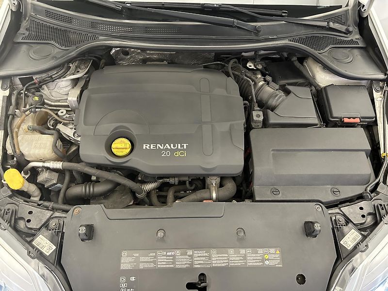 Renault Laguna 2.0 dCi Dynamic - fotka 20 z 22