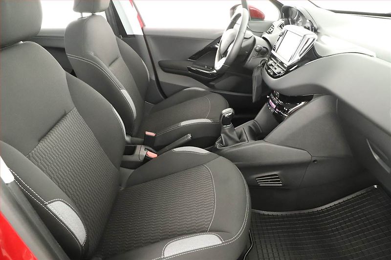 Peugeot 208 (2016) 1.2 PureTech, ČR,1.maj - fotka 7 z 17