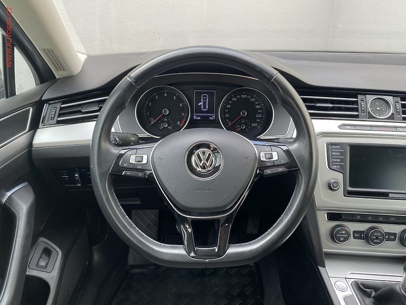Volkswagen Passat (2017) 1.8 TSi, ČR, Comfortline, LED - fotka 11 z 18