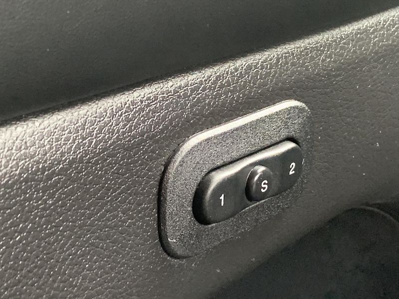 Jeep Grand Cherokee 3.0CRD LIMITED NAVI KAMERA  - fotka 14 z 52