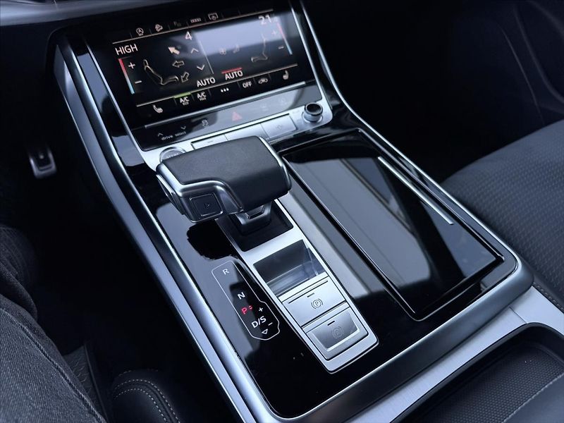 Audi Q7 3,0 TDI 210kW quattro S-line - fotka 28 z 34