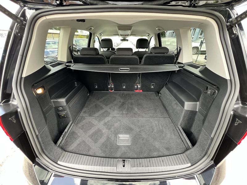 Volkswagen Touran Highline 2.0TDi DSG ČR odp.DPH - fotka 33 z 51
