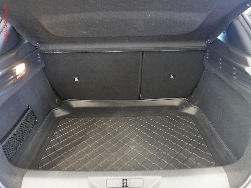 Peugeot 308 (2022) 1.2PT, ČR, Klima - fotka 7 z 21