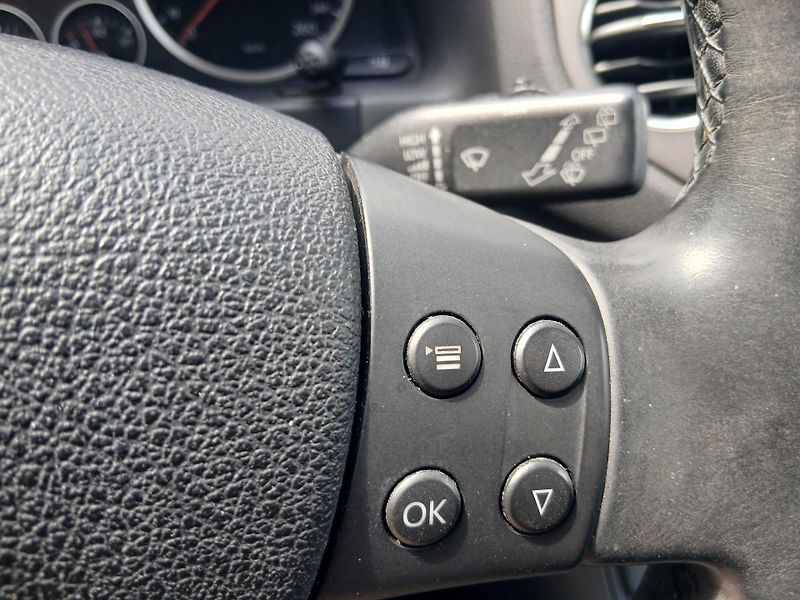 Volkswagen Tiguan 2.0 TSi 4x4 - fotka 21 z 36