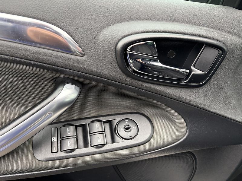 Ford S-MAX - fotka 14 z 20