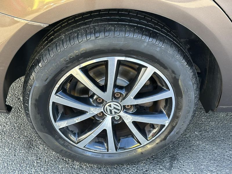 Volkswagen Touran (2015) *DSG* 1.6TDI/77kW *7.Míst *TZ  - fotka 40 z 41