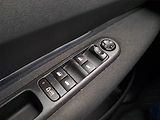 Peugeot 3008 (2012) 1.6 VTi, po STK, zamluveno - náhled 16