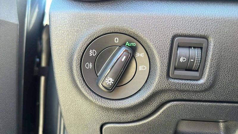 Škoda Fabia Selection 1,0MPI 59kW MT5/4547 - fotka 19 z 26